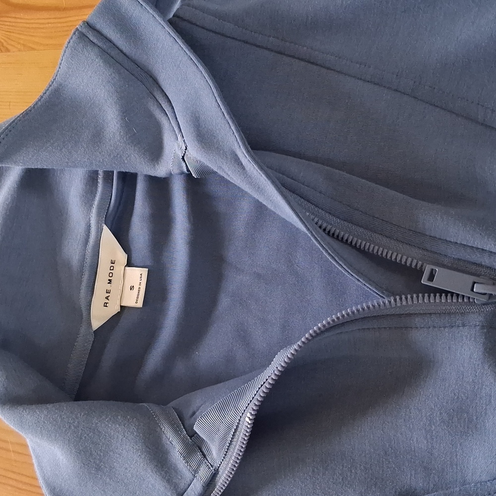 Rae Mode 3 Piece Set Blue Pullover Small, Shorts and Tank Large SEE Discription - Picture 9 of 10
